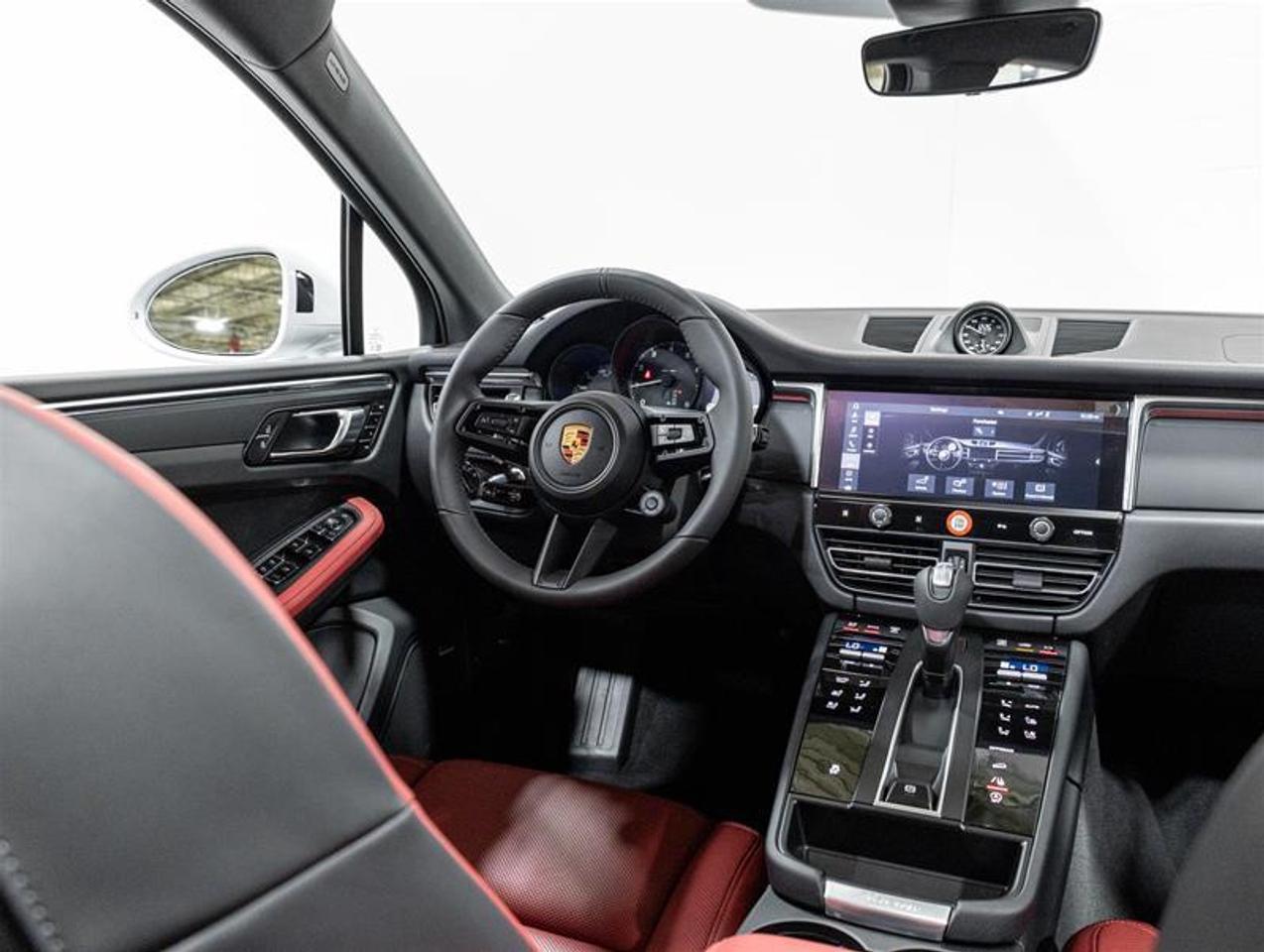 2026 Porsche Macan  Photo