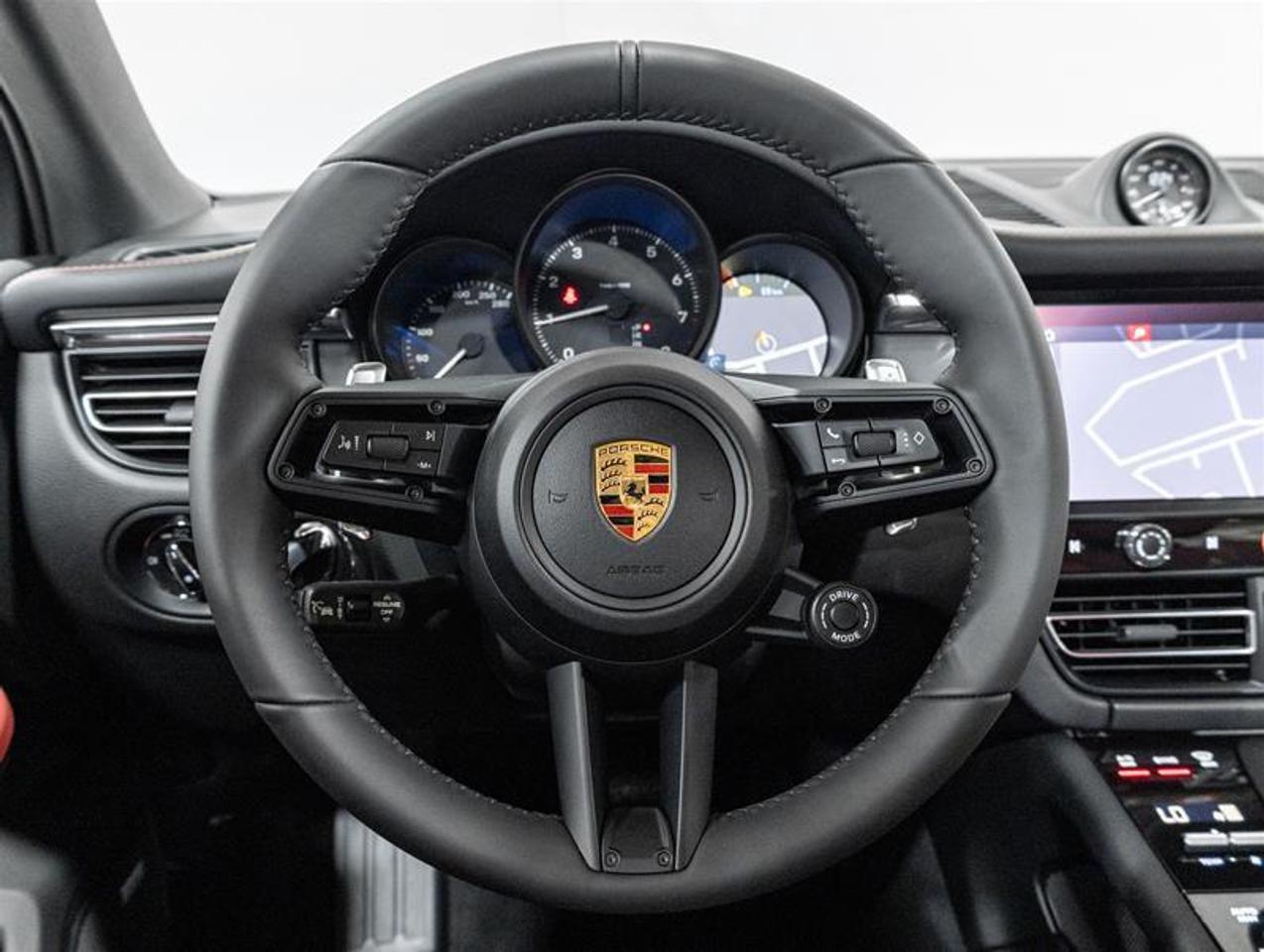2026 Porsche Macan  Photo