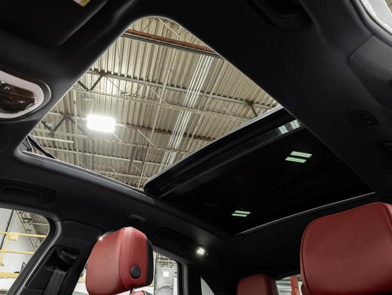 2026 Porsche Macan  Photo