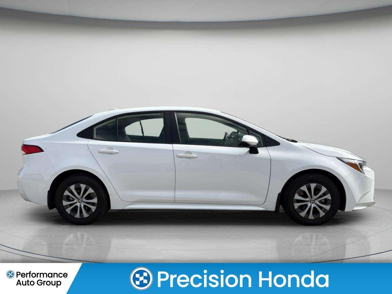 2025 Toyota Corolla LE   CarPlay  Heated Seats 2 Sets of Tires Photo3