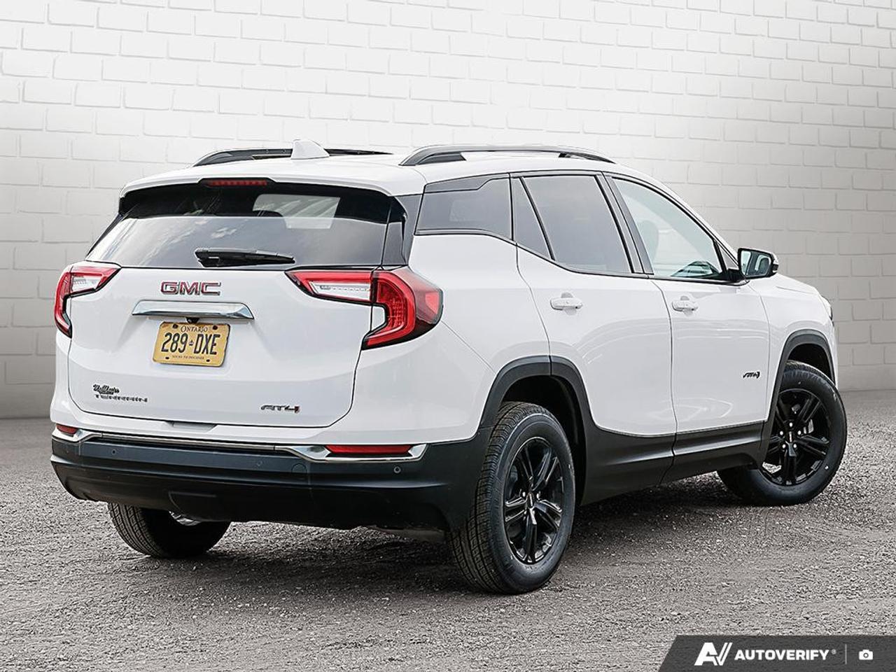 2022 GMC Terrain AWD AT4 Photo4