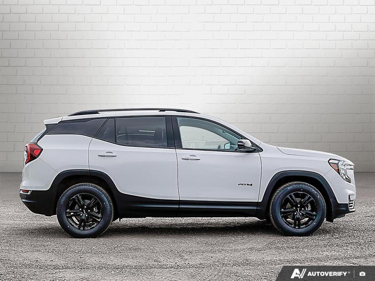 2022 GMC Terrain AWD AT4 Photo