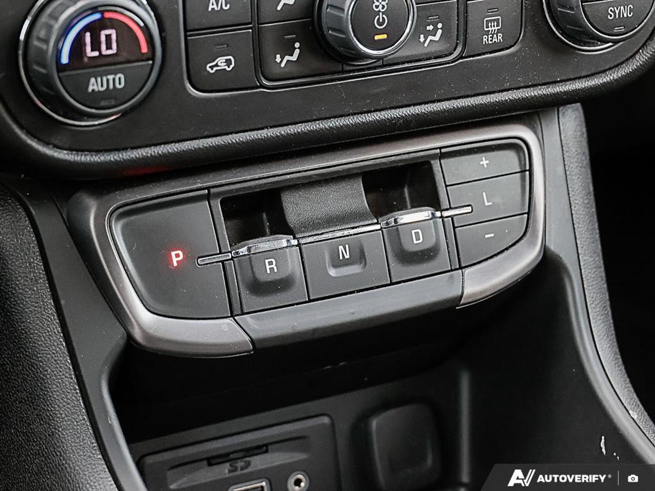 2022 GMC Terrain AWD AT4 Photo