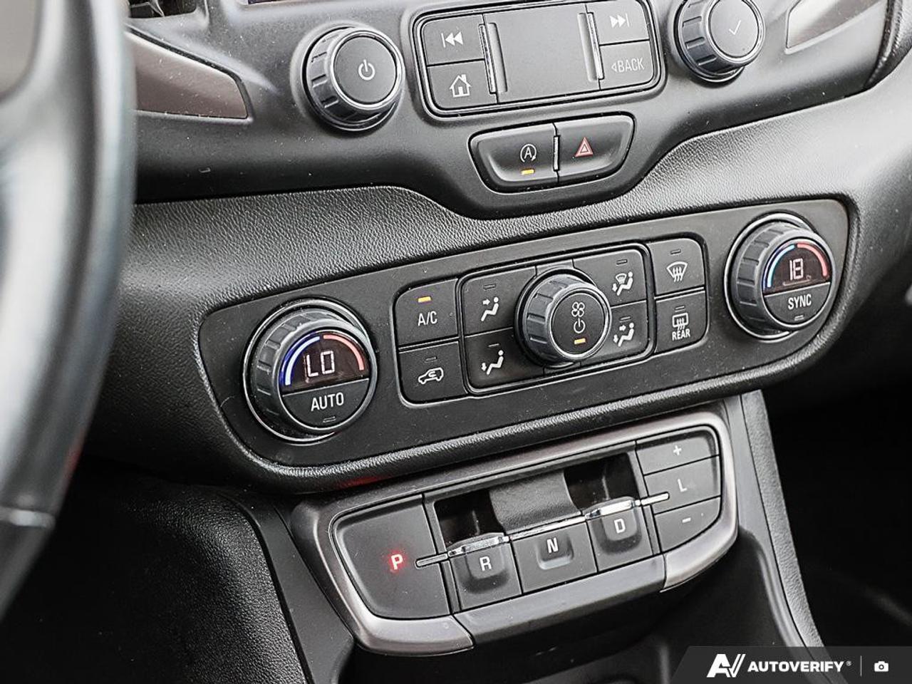 2022 GMC Terrain AWD AT4 Photo