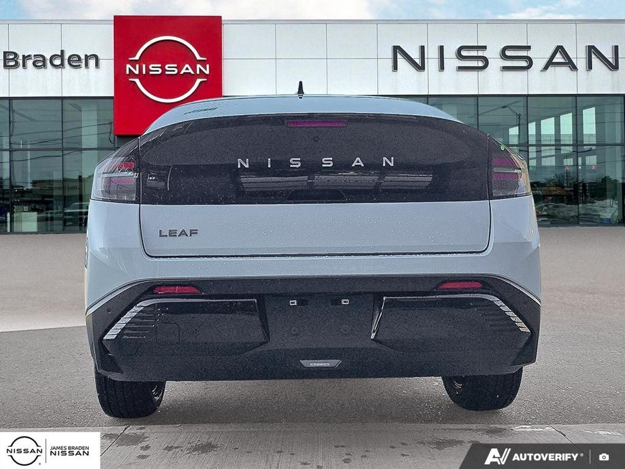 2027 Nissan Leaf S FWD Photo4