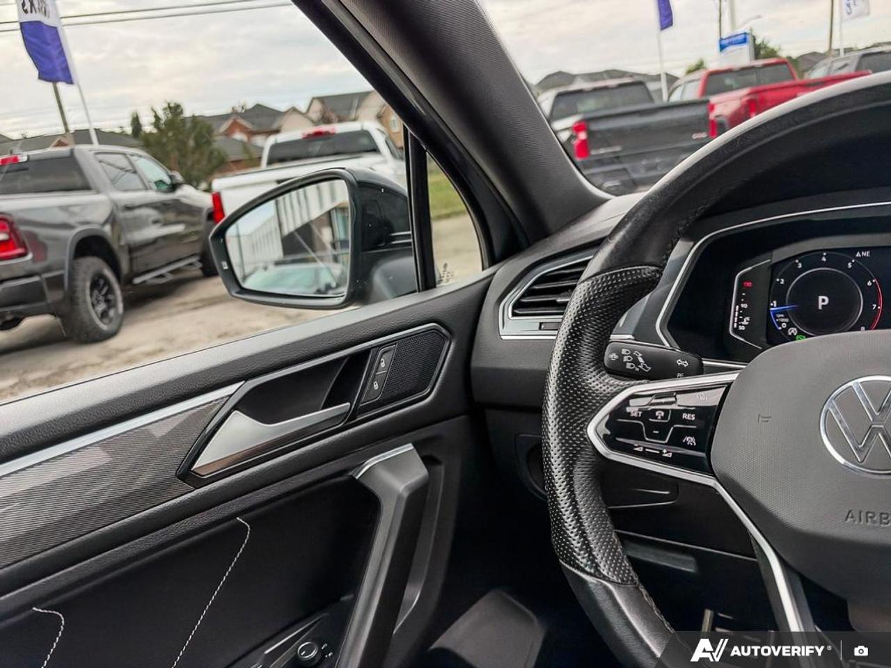 2023 Volkswagen Tiguan Comfortline R-Line Black 4dr All-Wheel Drive 4MOTION Photo