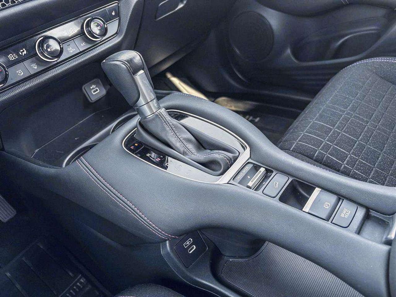 2024 Honda HR-V Sport-B   Heated Seats   Heated Steering Photo
