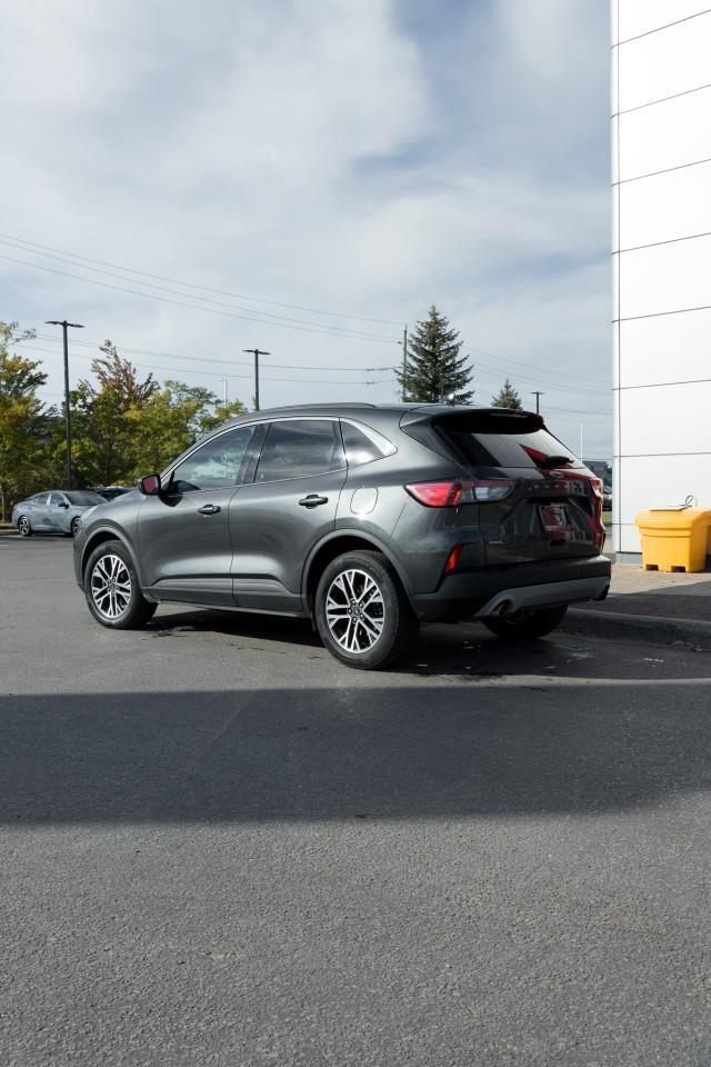 2020 Ford Escape SEL 4dr All-Wheel Drive Photo3