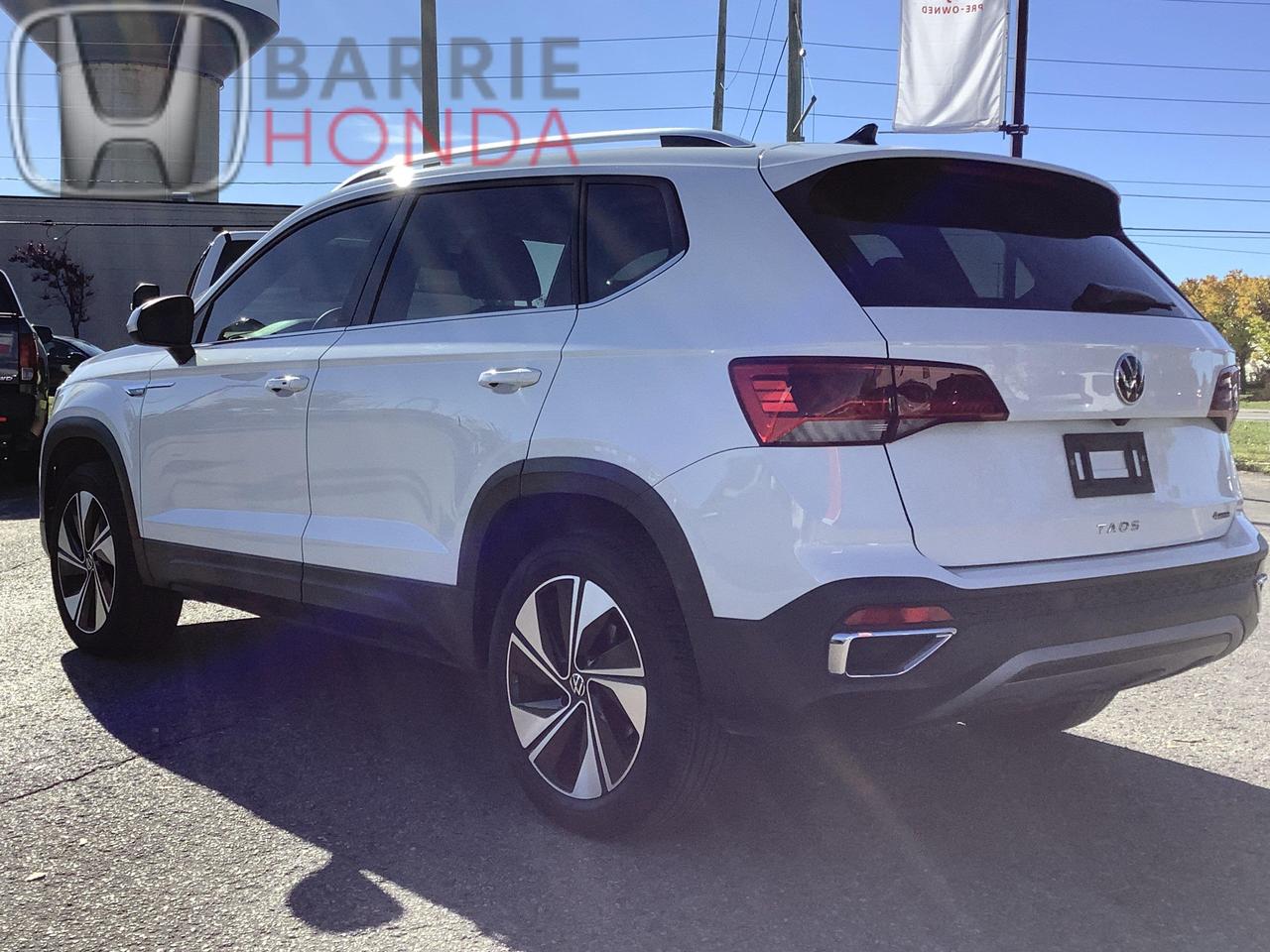 2023 Volkswagen Taos Comfortline 4dr All-Wheel Drive 4MOTION Photo