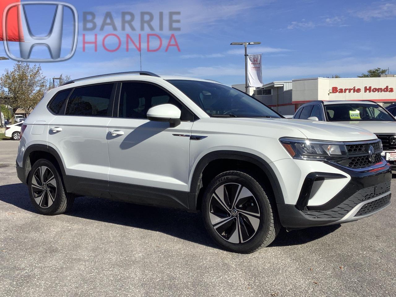 2023 Volkswagen Taos Comfortline 4dr All-Wheel Drive 4MOTION Photo