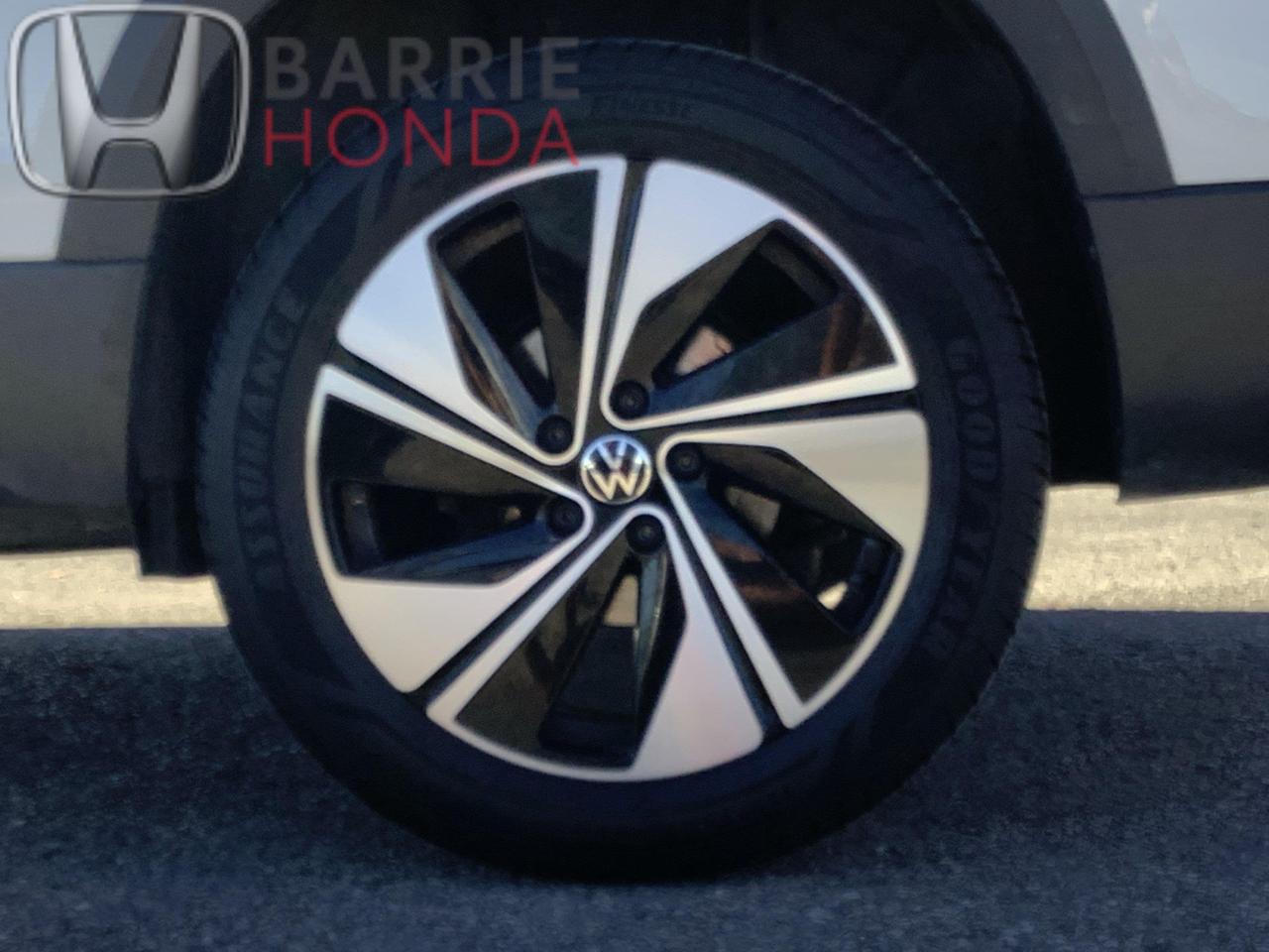 2023 Volkswagen Taos Comfortline 4dr All-Wheel Drive 4MOTION Photo