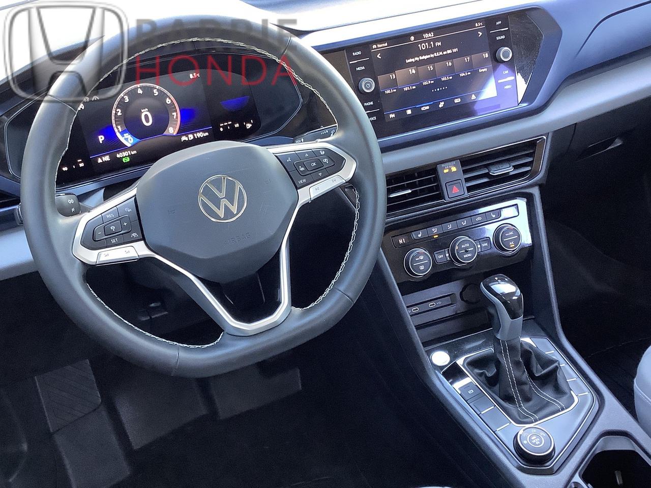2023 Volkswagen Taos Comfortline 4dr All-Wheel Drive 4MOTION Photo