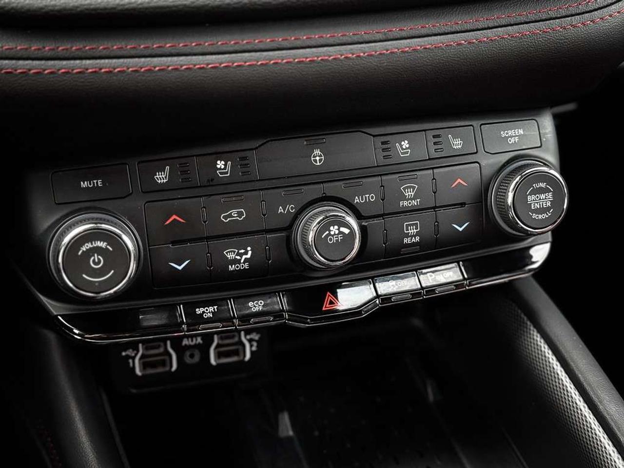2026 Dodge Durango GT HEMI V8   SUNROOF   HEATED/VENTILATED LEATHER   6 PASSENGER   NAV   ADAPTIVE CRUISE Photo