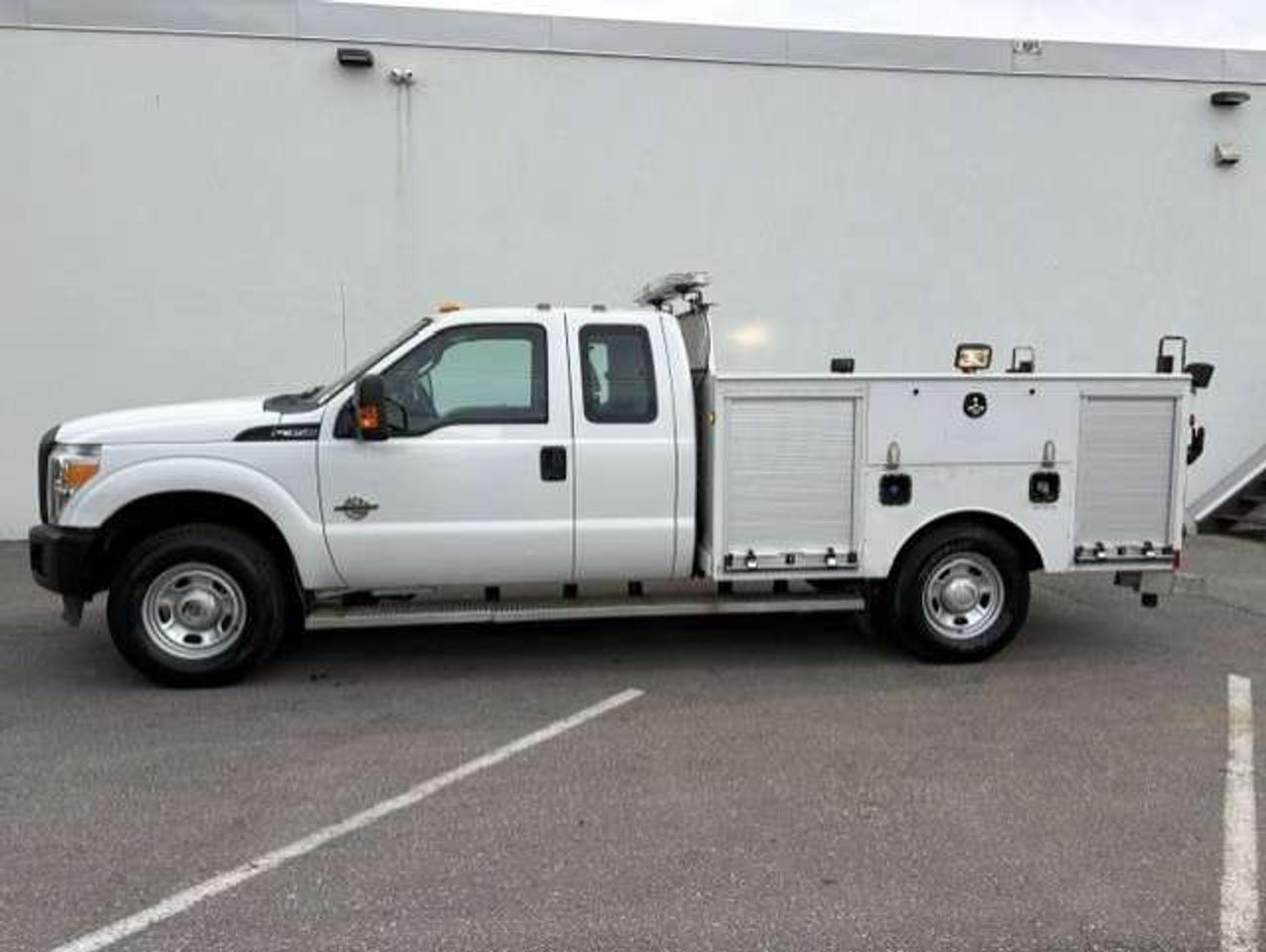 2011 Ford F-350 4WD **6.7L DIESEL-UTILITY BOX-WALTCO POWER LIFT** Photo1