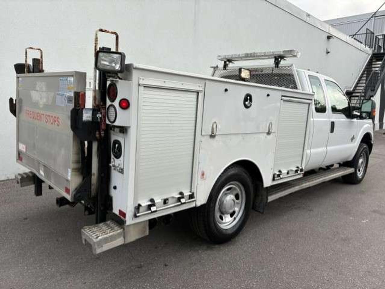2011 Ford F-350 4WD **6.7L DIESEL-UTILITY BOX-WALTCO POWER LIFT** Photo4