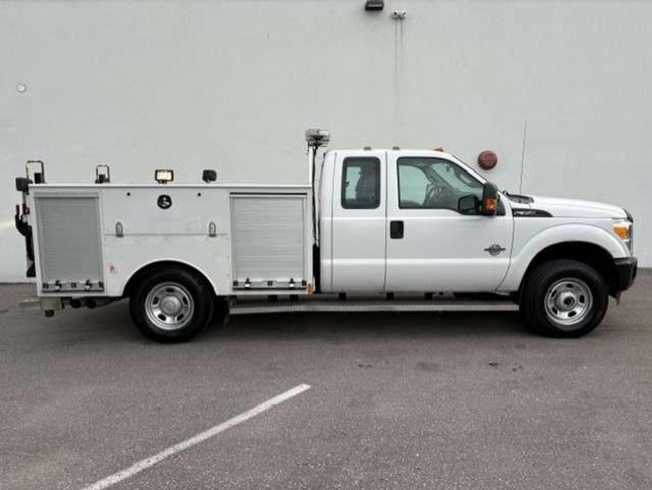 2011 Ford F-350 4WD **6.7L DIESEL-UTILITY BOX-WALTCO POWER LIFT** Photo