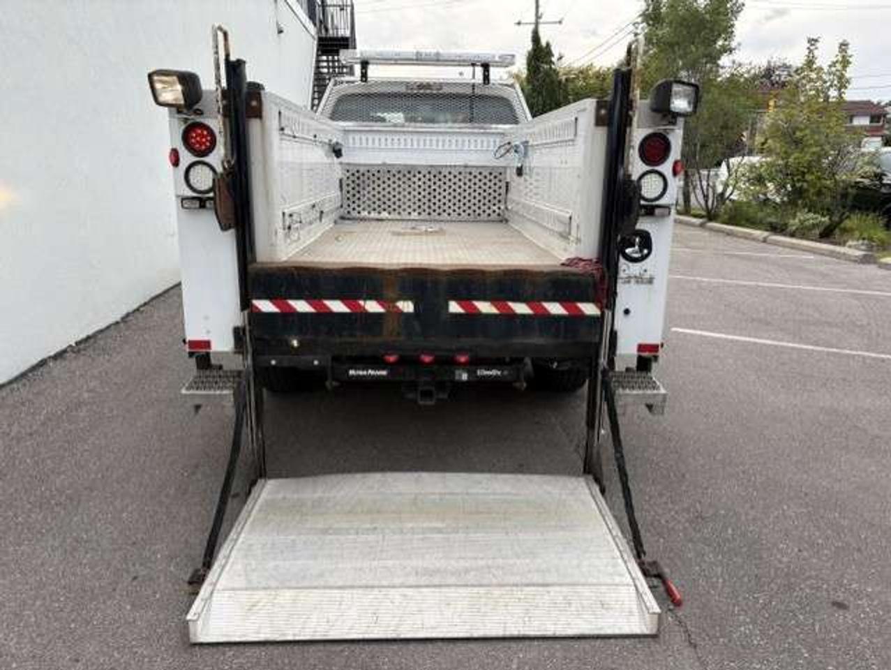 2011 Ford F-350 4WD **6.7L DIESEL-UTILITY BOX-WALTCO POWER LIFT** Photo
