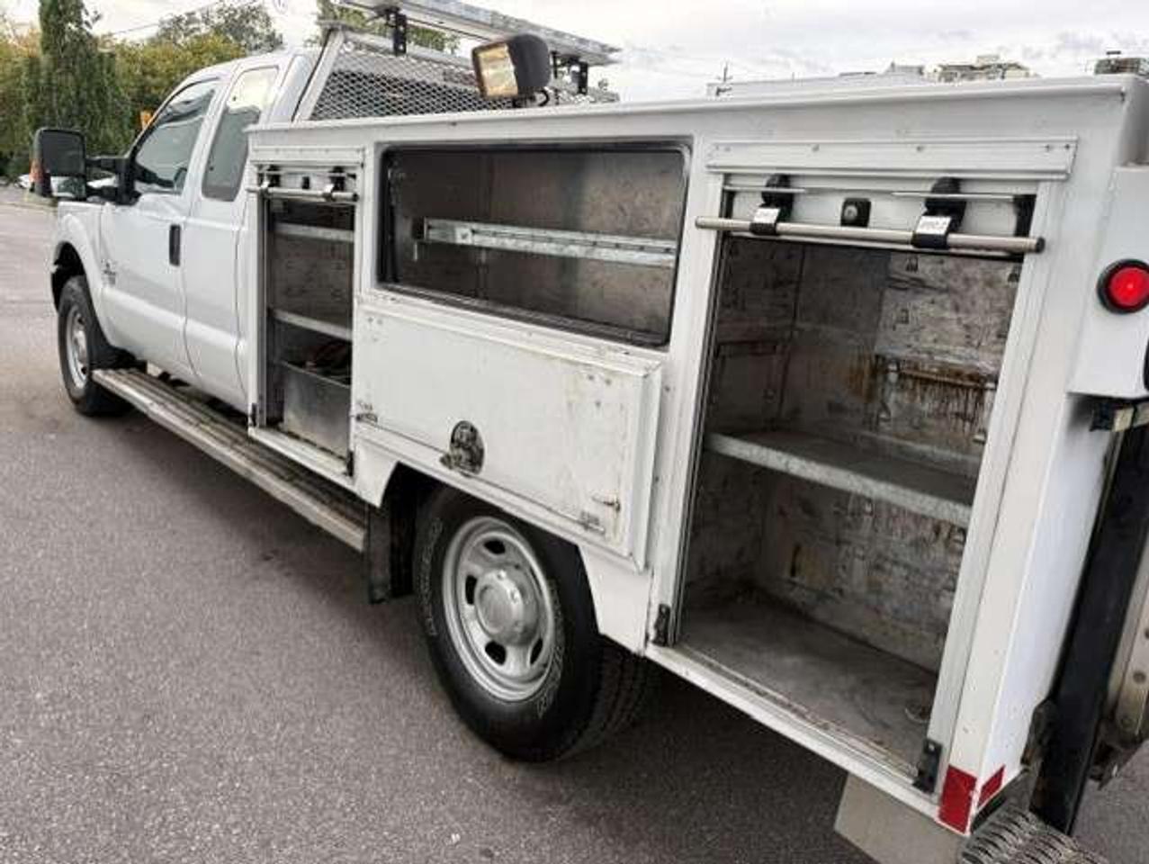 2011 Ford F-350 4WD **6.7L DIESEL-UTILITY BOX-WALTCO POWER LIFT** Photo