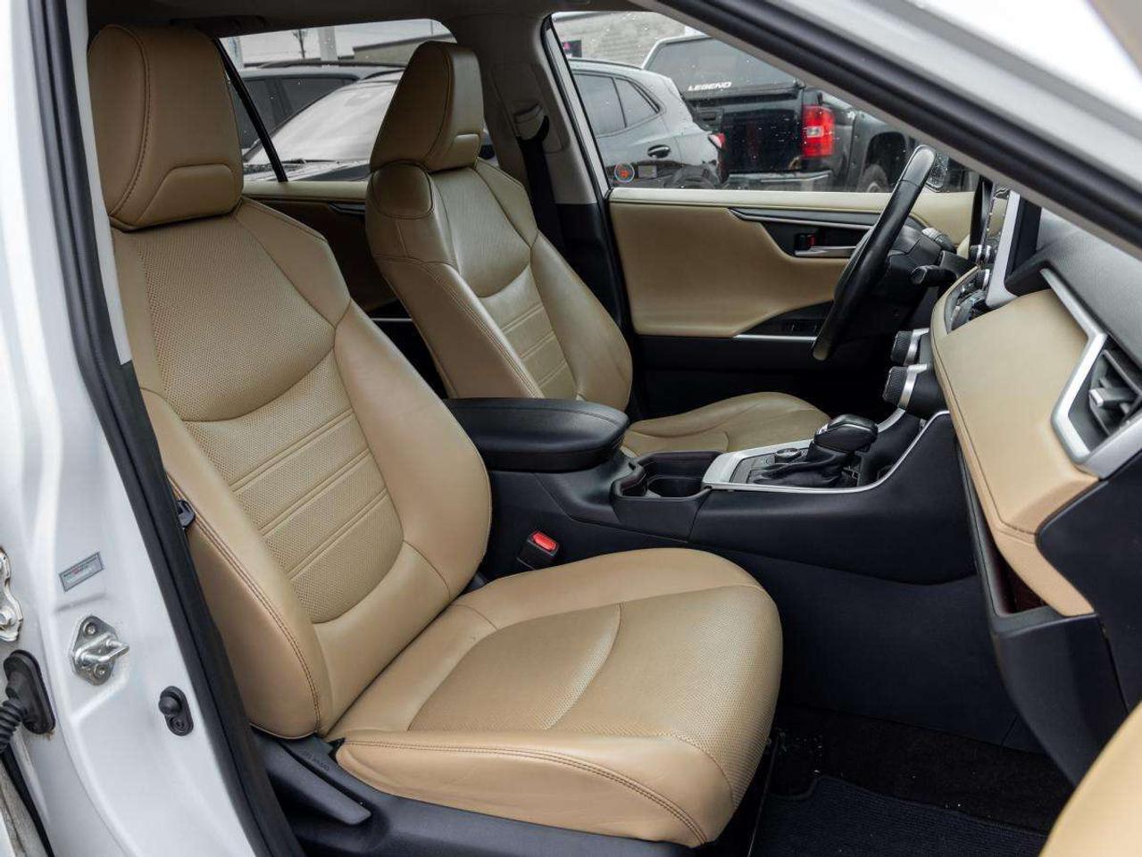2019 Toyota RAV4 AWD Hybrid Limited Photo