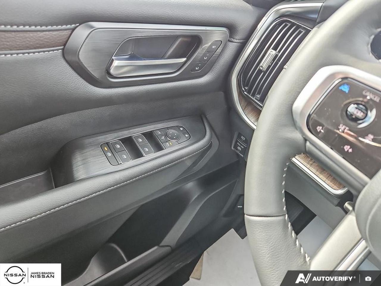 2027 Nissan Armada SL 4x4 Photo