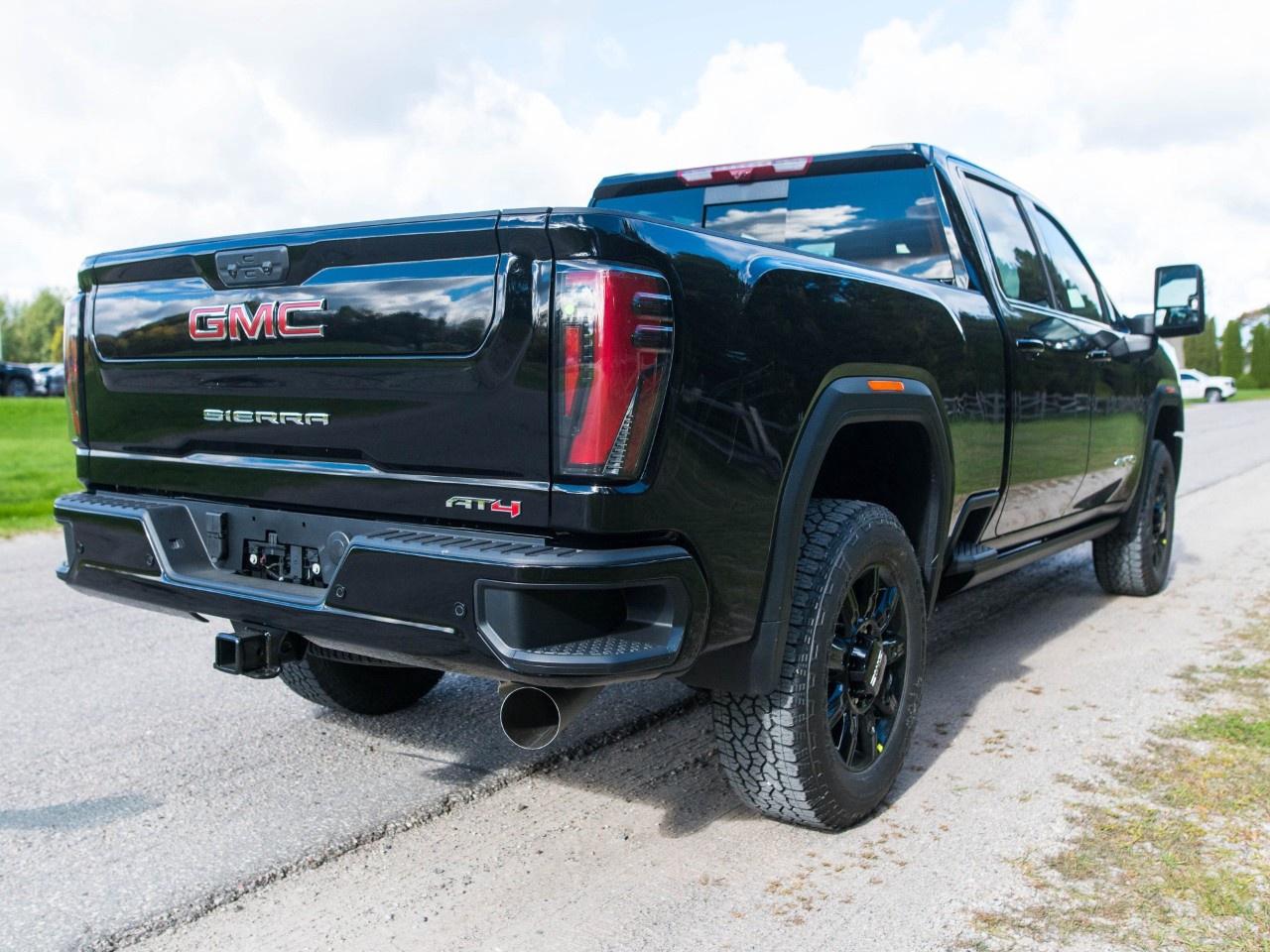2026 GMC Sierra 3500HD 4WD Crew Cab Standard Box AT4 Photo