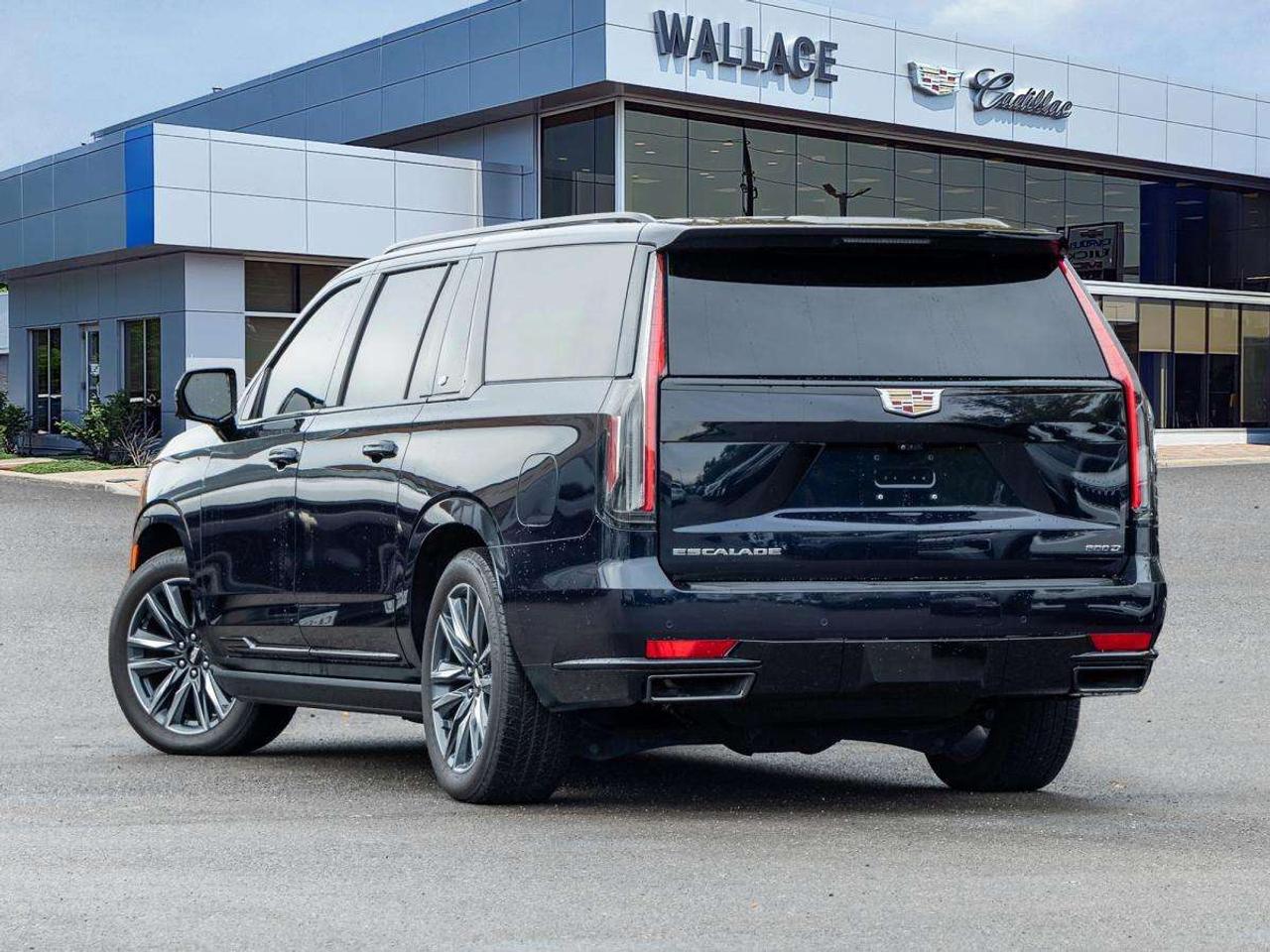 2023 Cadillac Escalade 4WD Sport Platinum Photo