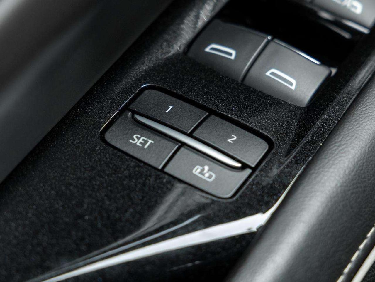 2023 Cadillac Escalade 4WD Sport Platinum Photo