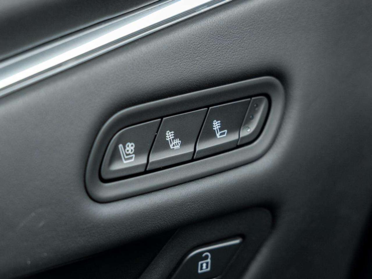 2023 Cadillac Escalade 4WD Sport Platinum Photo