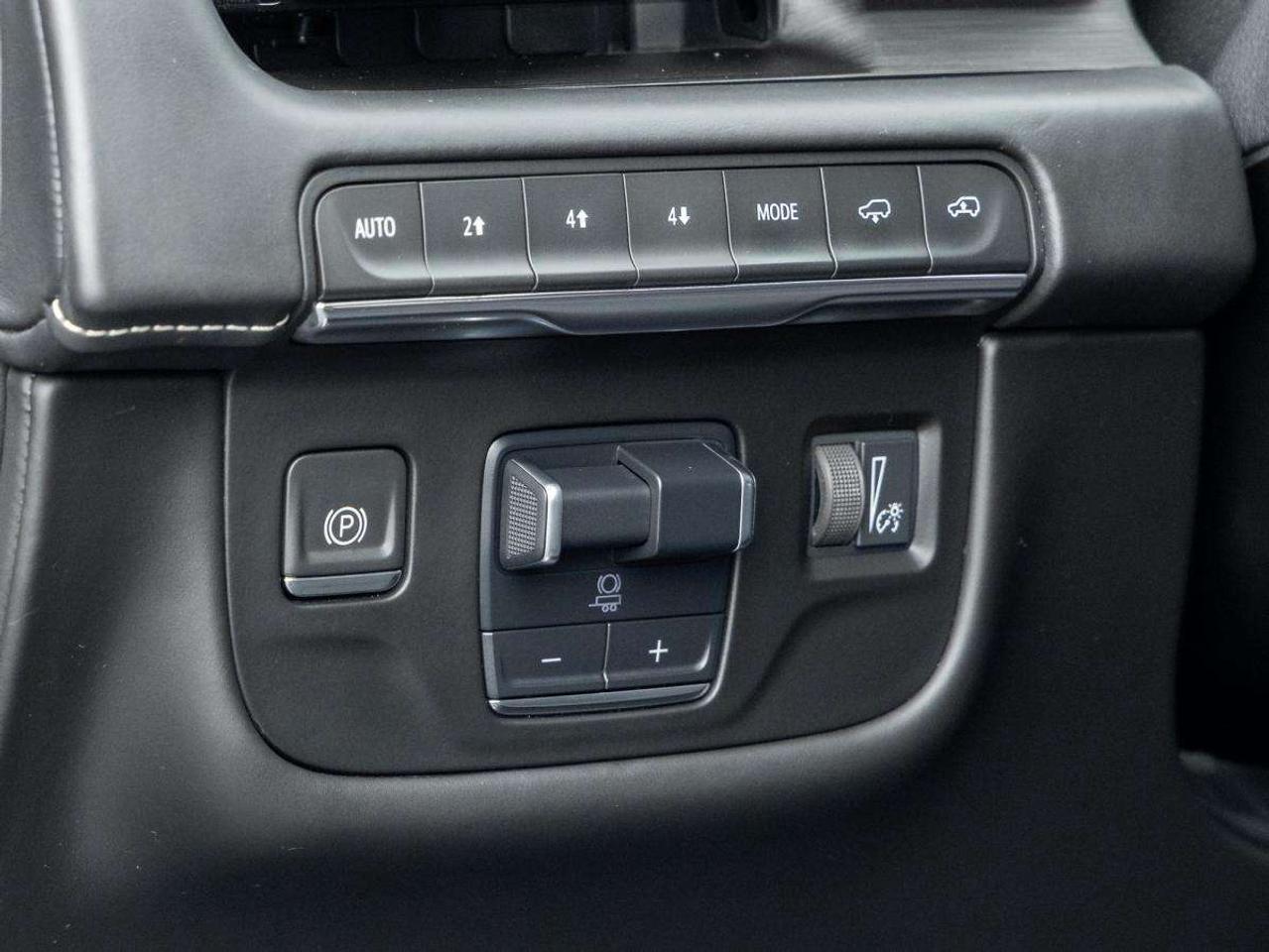 2023 Cadillac Escalade 4WD Sport Platinum Photo