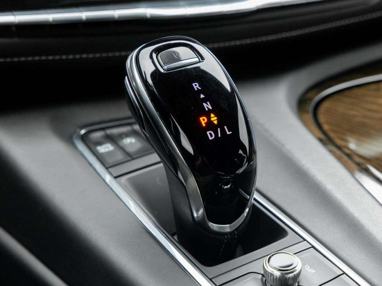 2023 Cadillac Escalade 4WD Sport Platinum Photo