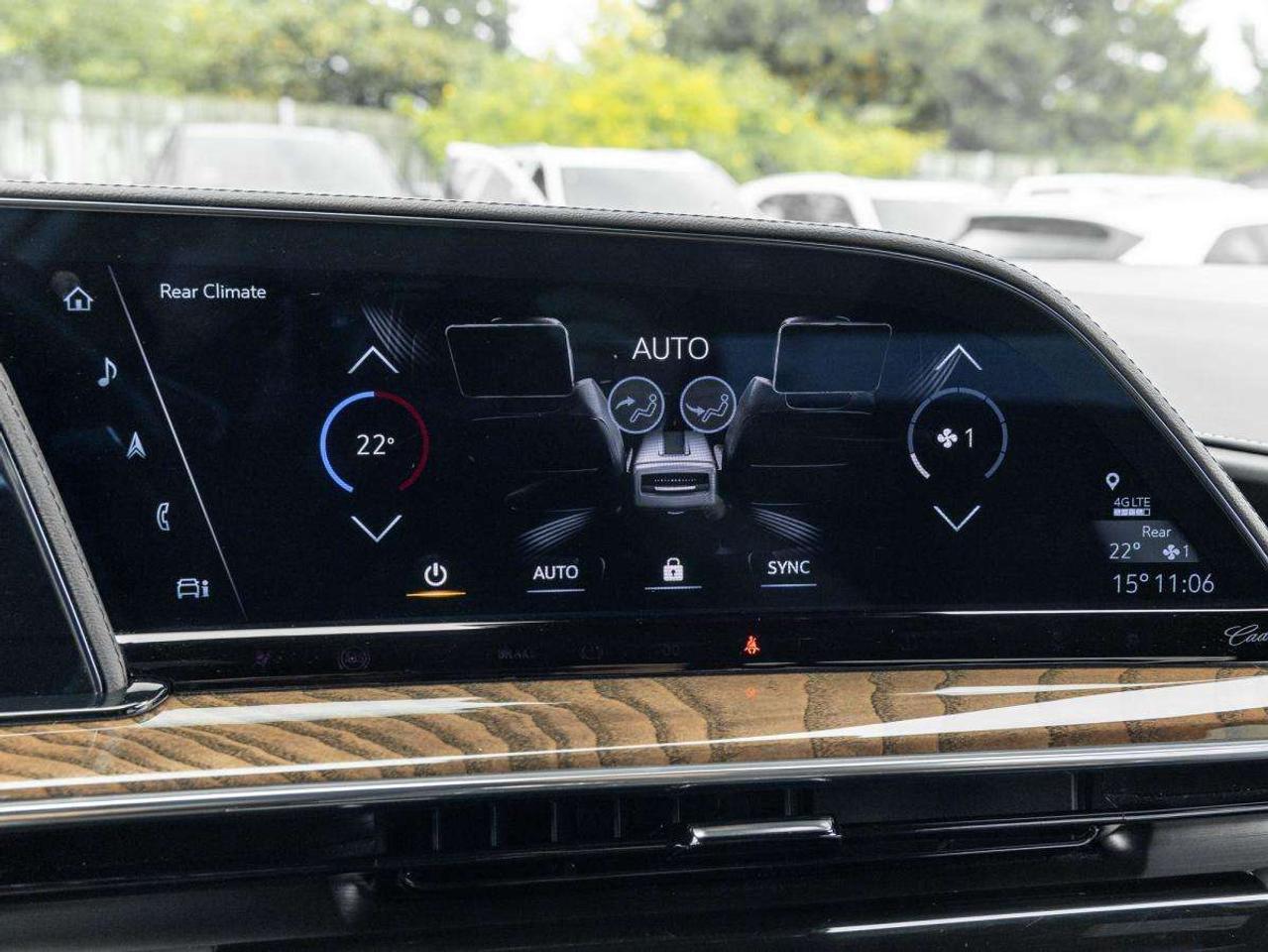 2023 Cadillac Escalade 4WD Sport Platinum Photo