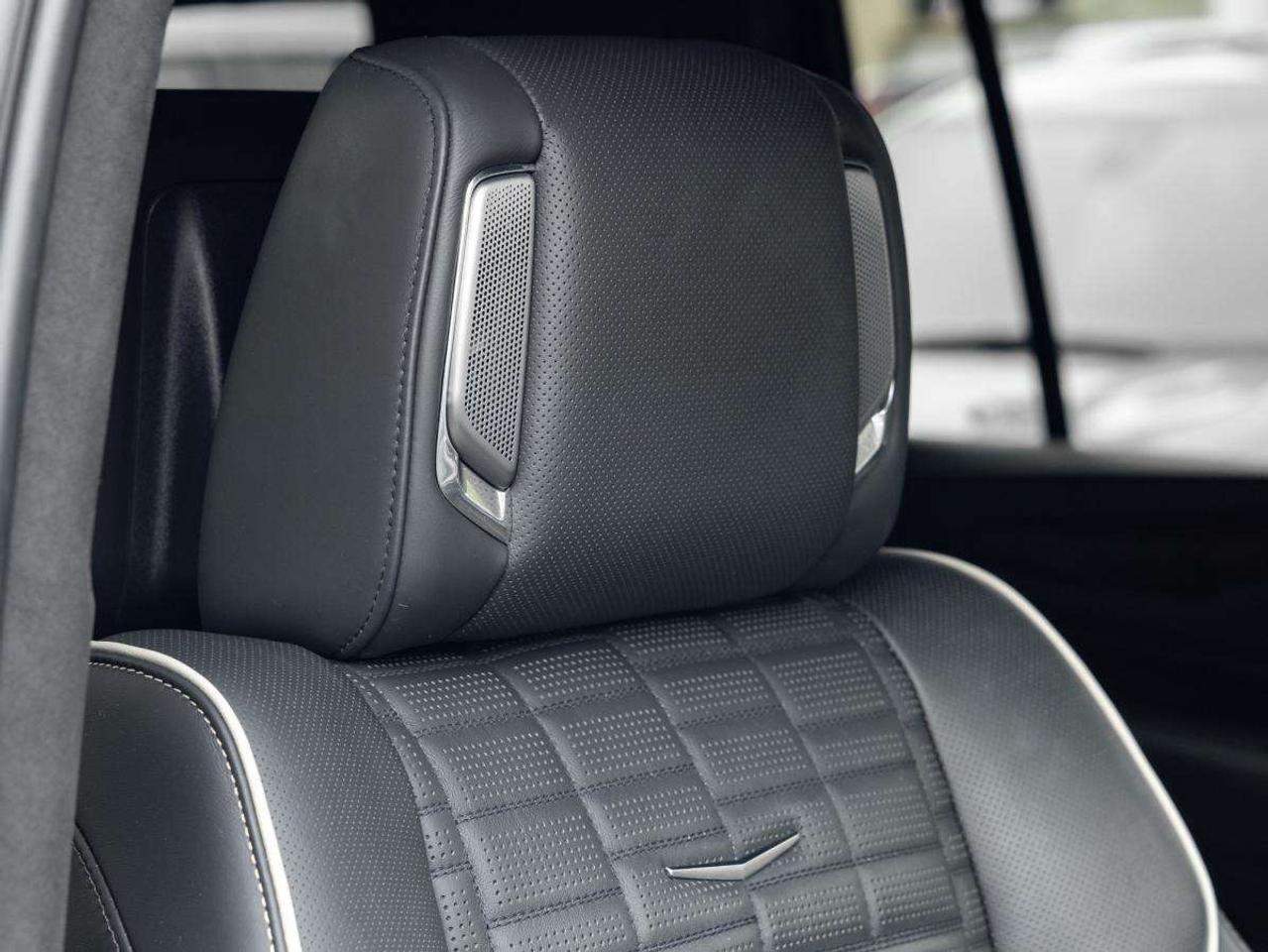 2023 Cadillac Escalade 4WD Sport Platinum Photo