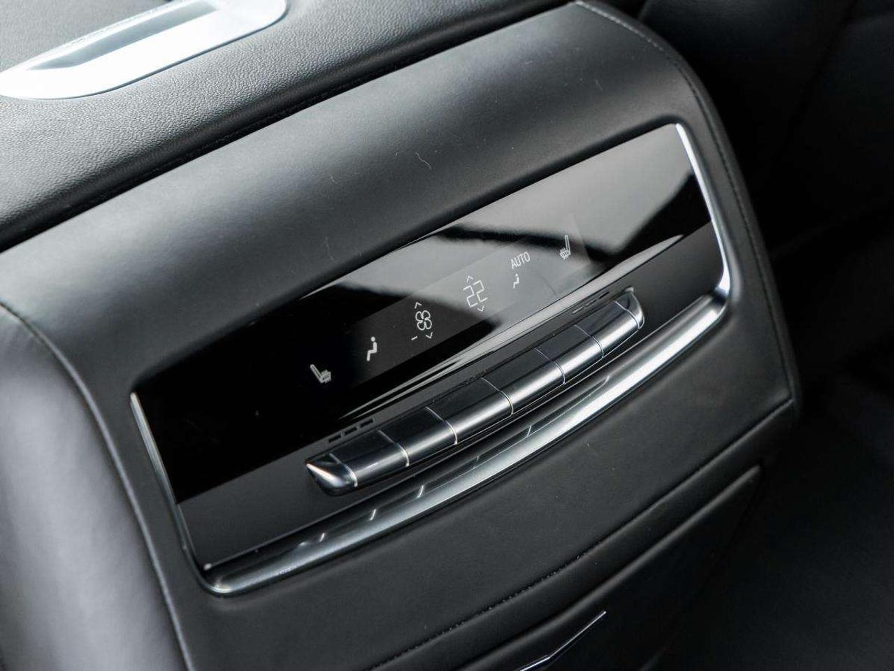 2023 Cadillac Escalade 4WD Sport Platinum Photo