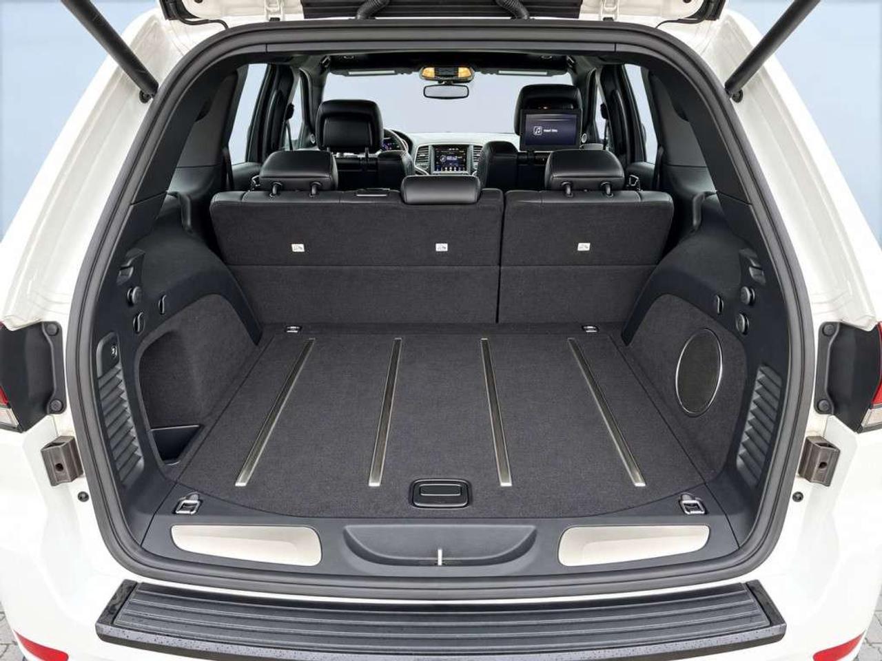 2017 Jeep Grand Cherokee 6.4L SRT AWD   Harman Kardon LOGIC7 Surround Sound   Bright White on Black Leather/Suede   8.4in Uconnect Touchscreen wit Photo