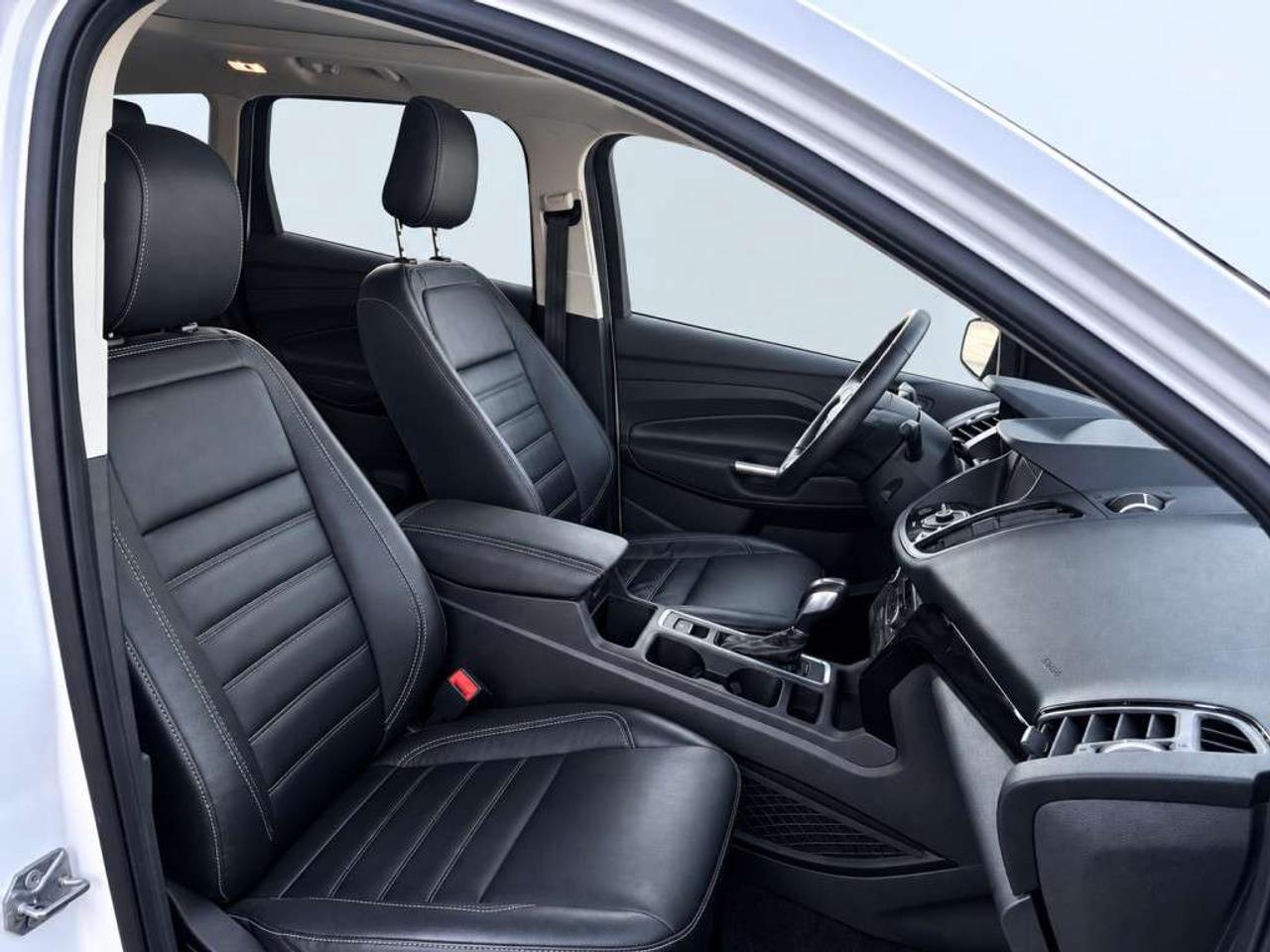 2019 Ford Escape TITANIUM AWD  Sony Premium Sound   Leather   8-in SYNC3 Touchscreen with Voice-Activated Navigation   Apple Carplay/Andro Photo