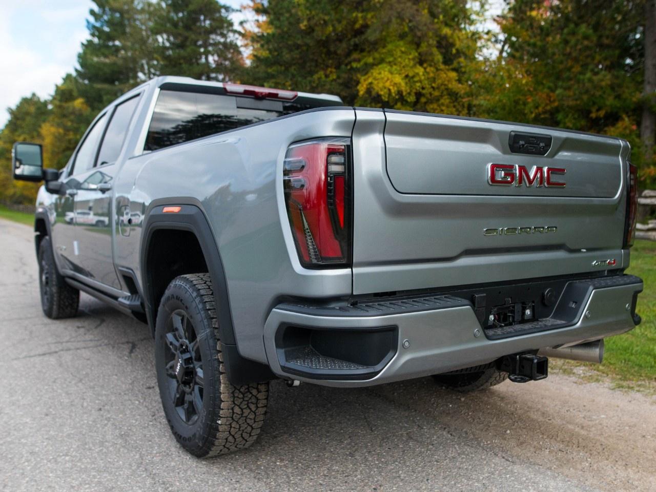 2026 GMC SIERRA 2500HD Crew Cab Standard Box 4-Wheel Drive AT4 Photo