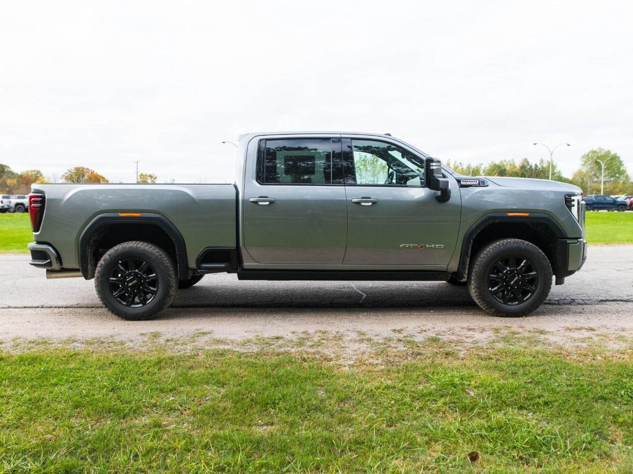 2026 GMC SIERRA 2500HD Crew Cab Standard Box 4-Wheel Drive AT4 Photo