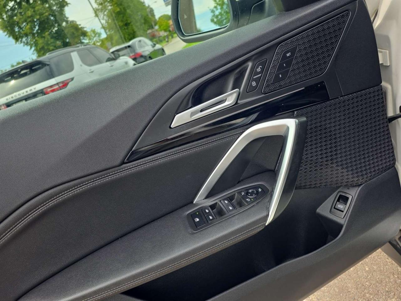 2023 BMW X1 xDrive28i *NO ACCIDENTS/CARPLAY/CAMERA/PANORAMIC ROOF/LED LIGHTS Photo