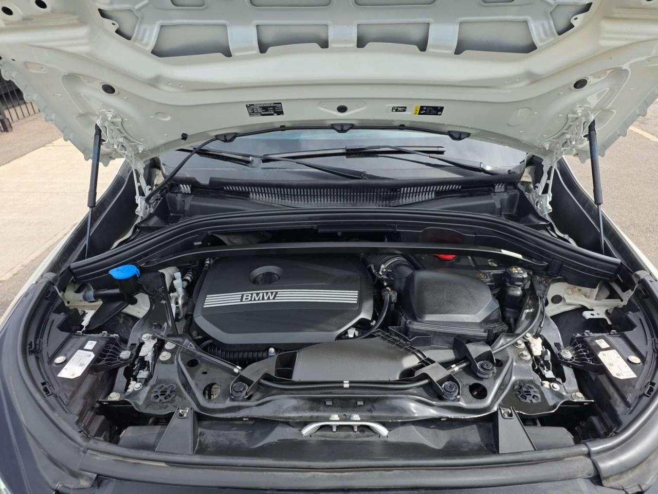2023 BMW X1 xDrive28i *NO ACCIDENTS/CARPLAY/CAMERA/PANORAMIC ROOF/LED LIGHTS Photo