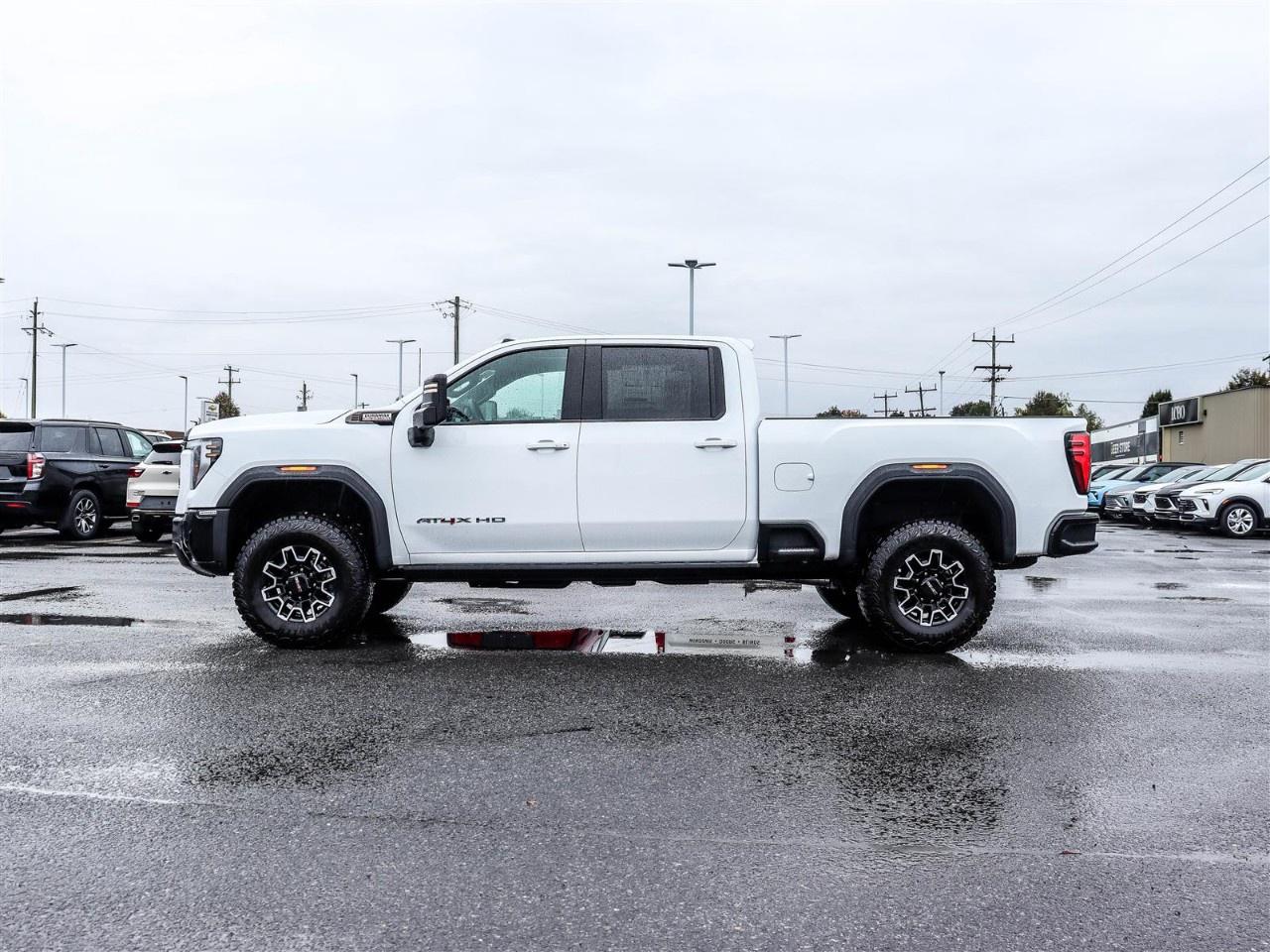 2026 GMC SIERRA 2500HD Crew Cab Standard Box 4-Wheel Drive AT4X Photo2