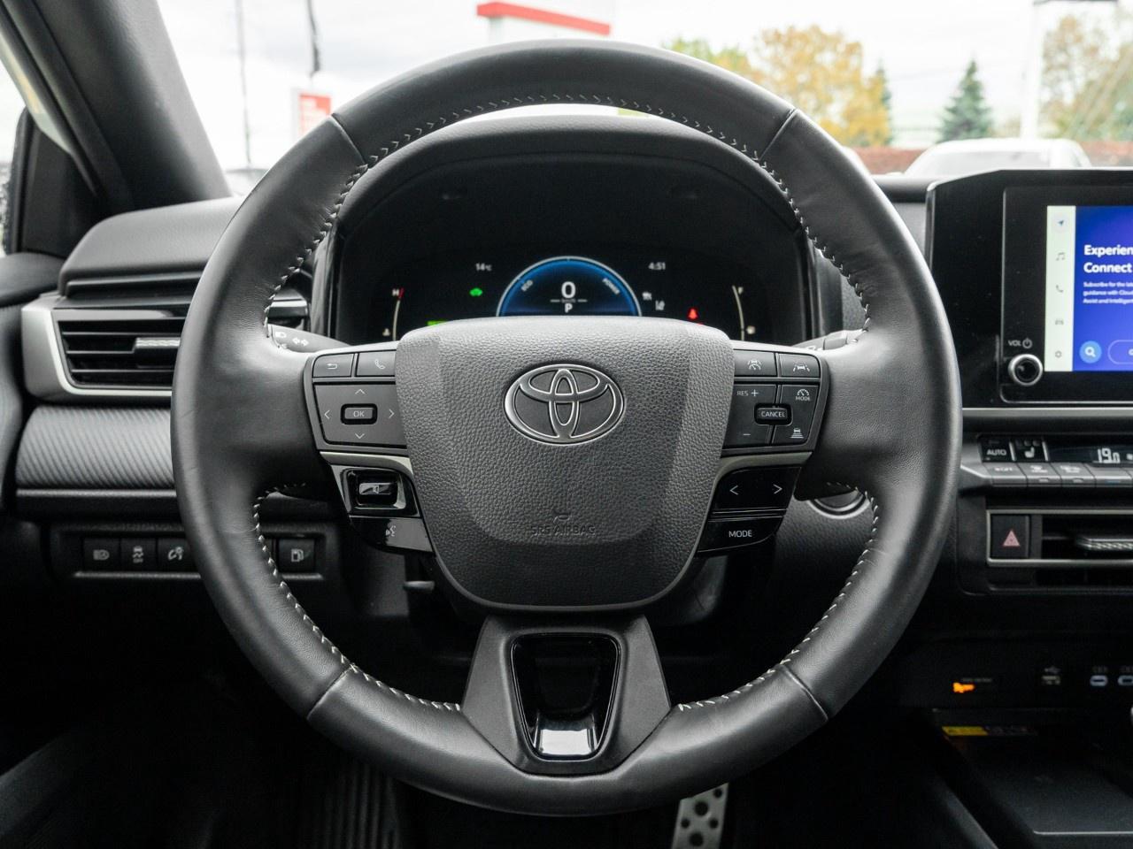2025 Toyota Camry SE CVT Photo
