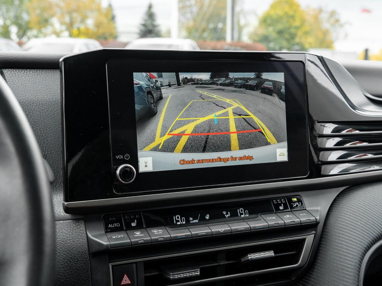 2025 Toyota Camry SE CVT Photo