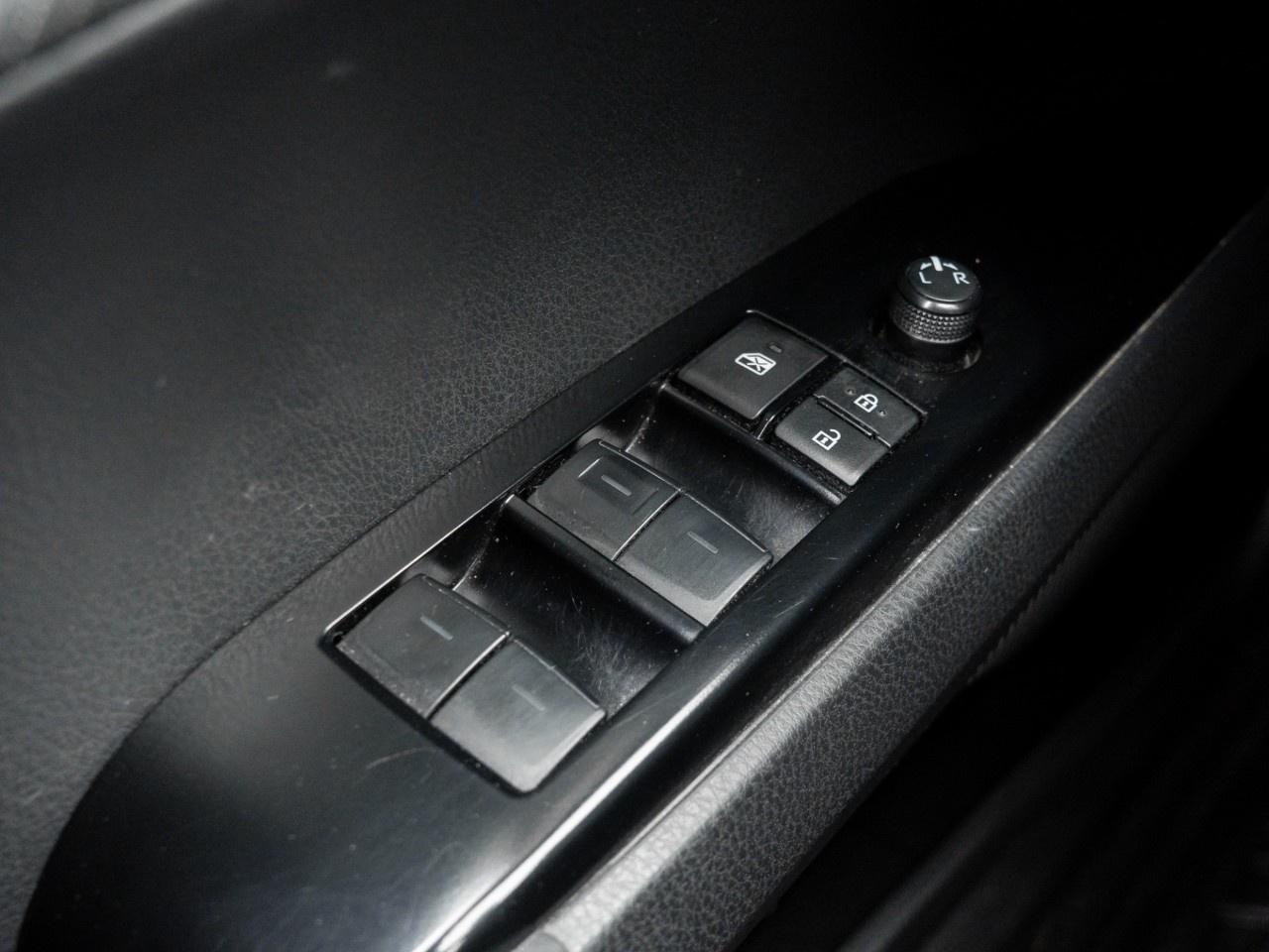 2025 Toyota Camry SE CVT Photo