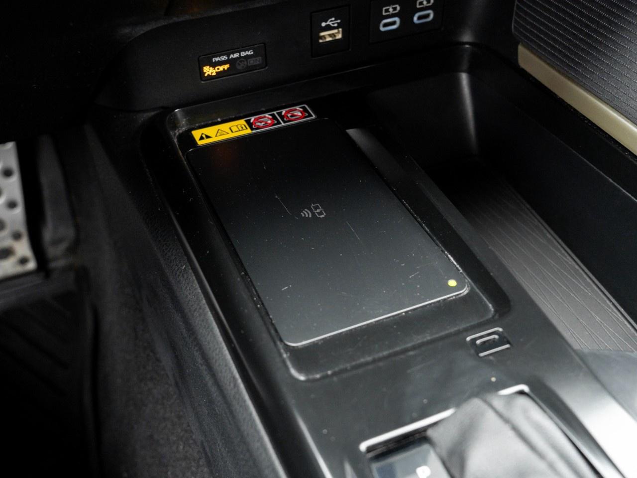 2025 Toyota Camry SE CVT Photo