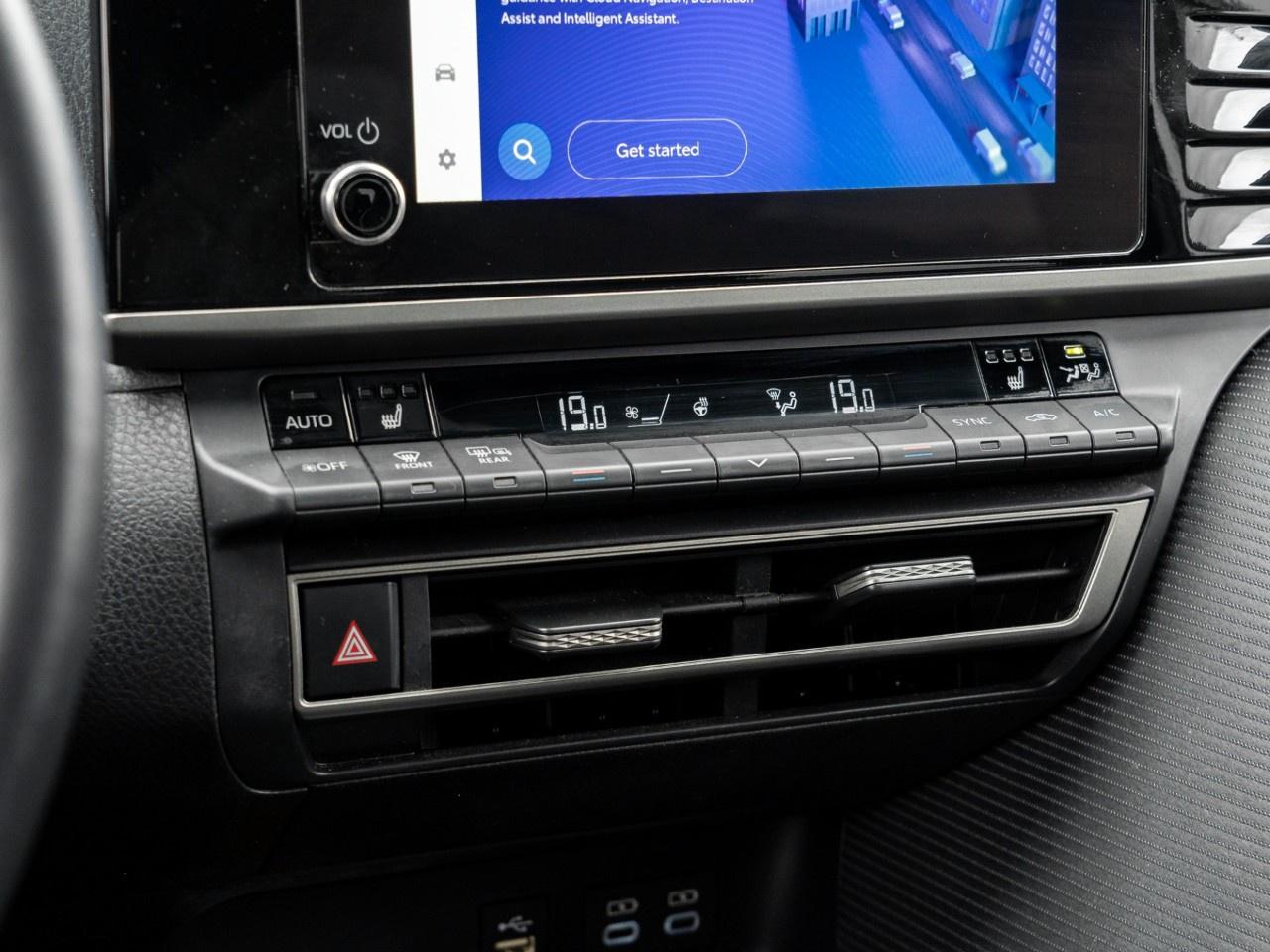 2025 Toyota Camry SE CVT Photo