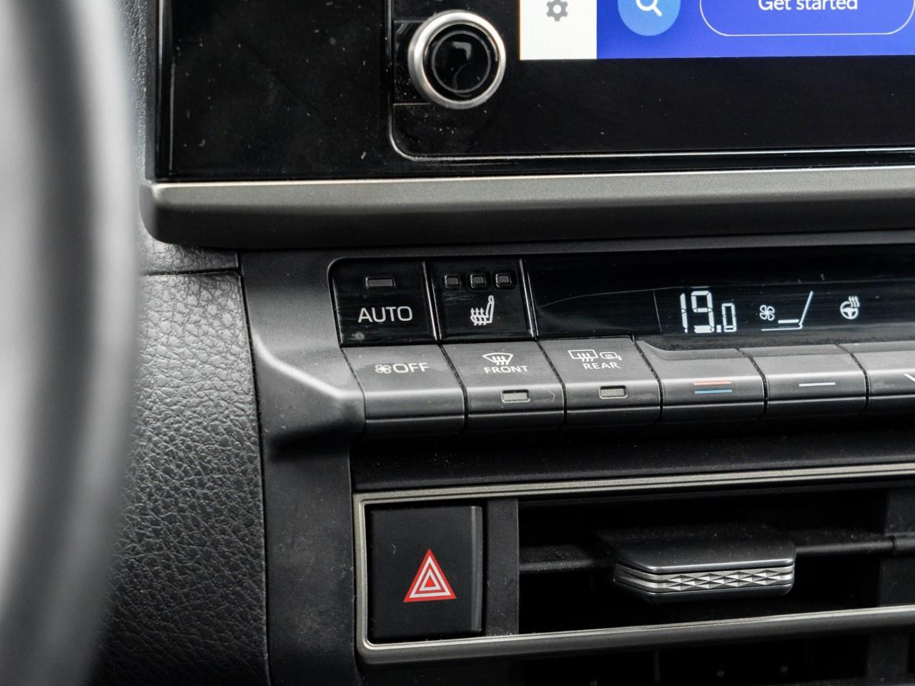 2025 Toyota Camry SE CVT Photo