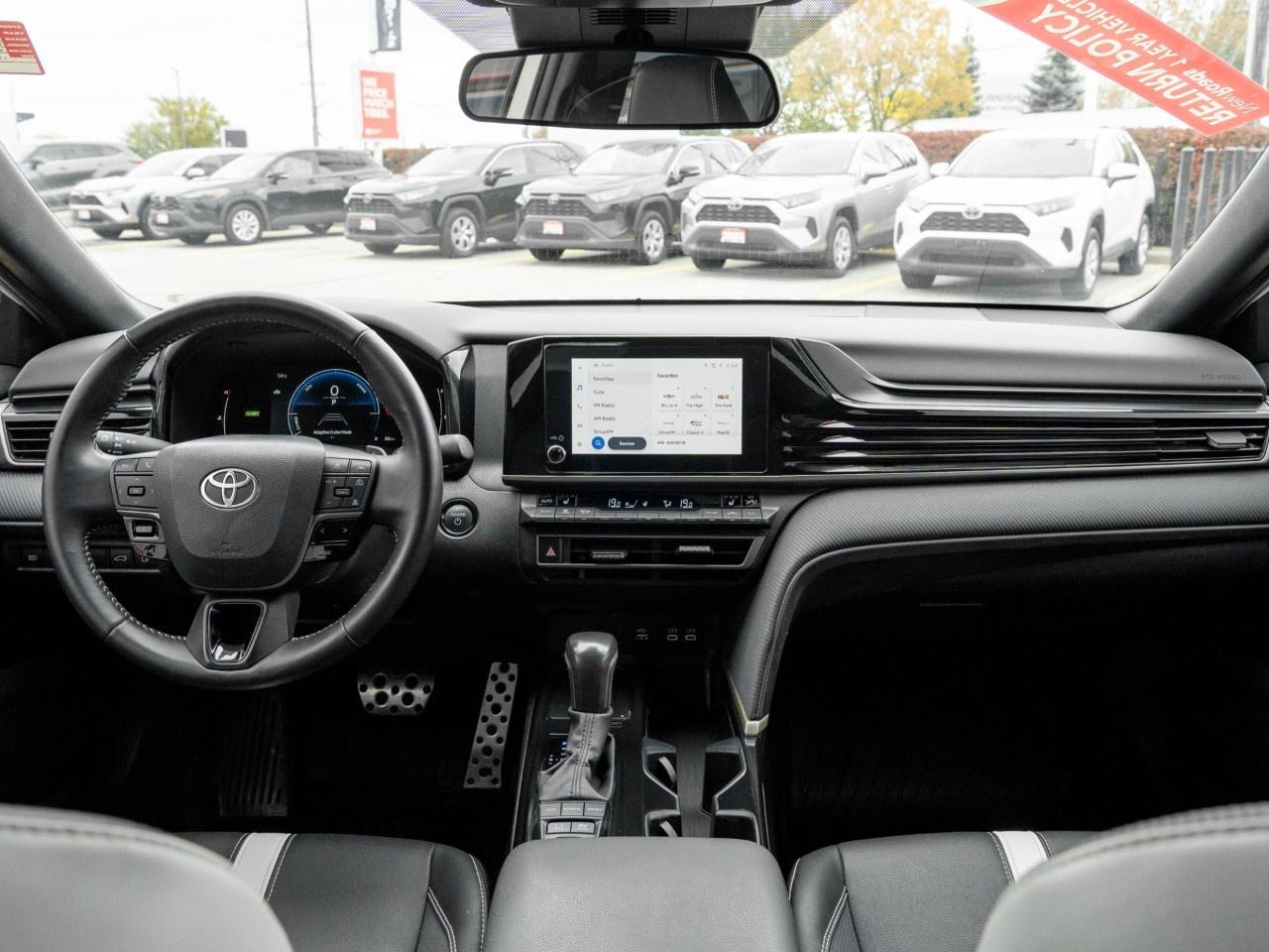 2025 Toyota Camry SE CVT Photo