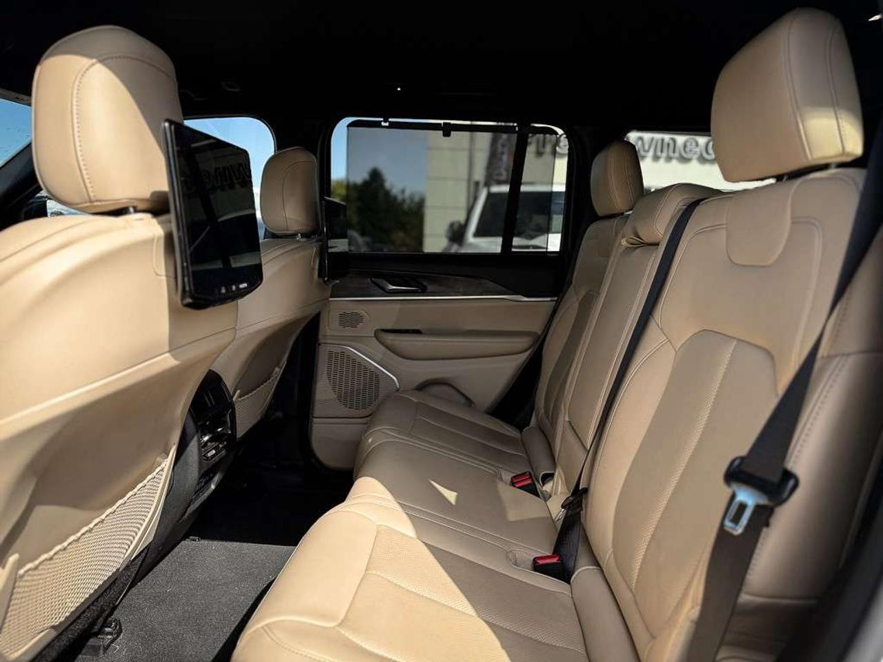 2022 Jeep Grand Cherokee REAR SEAT VIDEO   360 CAM   VENTILATED LEATHER   ADAPTIVE CRUISE   PASSENGER DISPLAY Photo