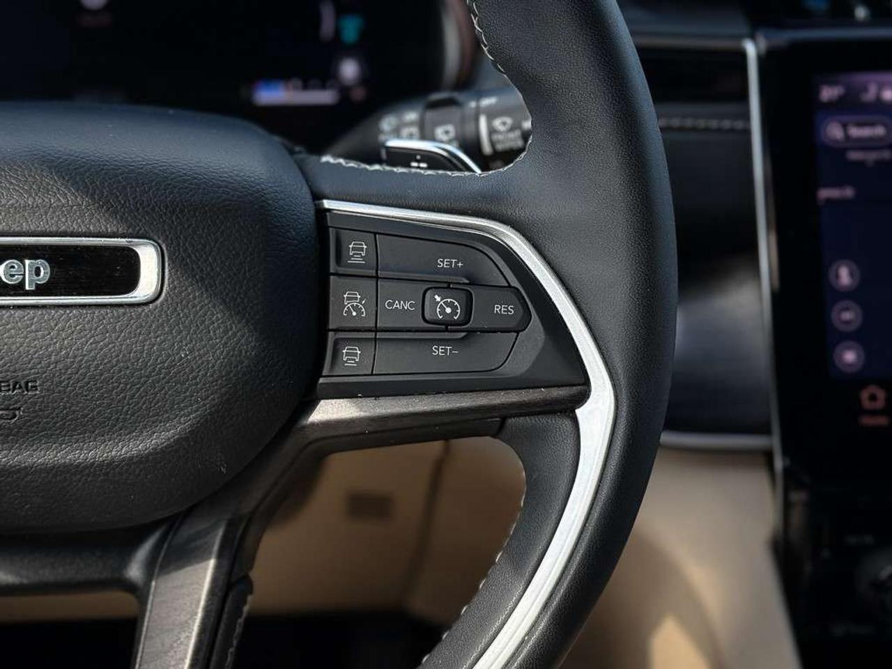2022 Jeep Grand Cherokee REAR SEAT VIDEO   360 CAM   VENTILATED LEATHER   ADAPTIVE CRUISE   PASSENGER DISPLAY Photo