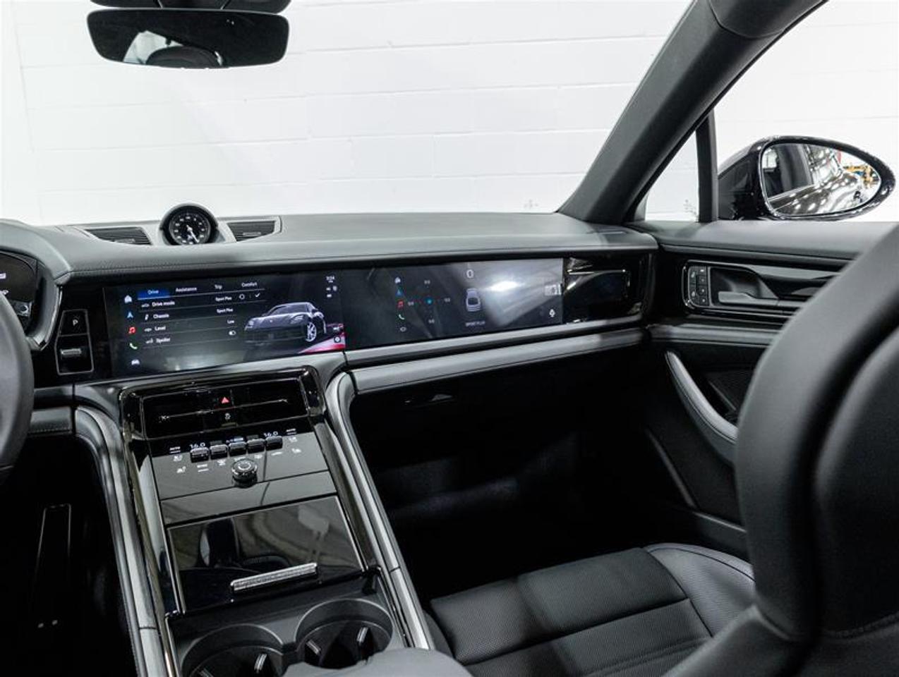 2026 Porsche Panamera  Photo